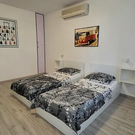 Pavlic Apartment *